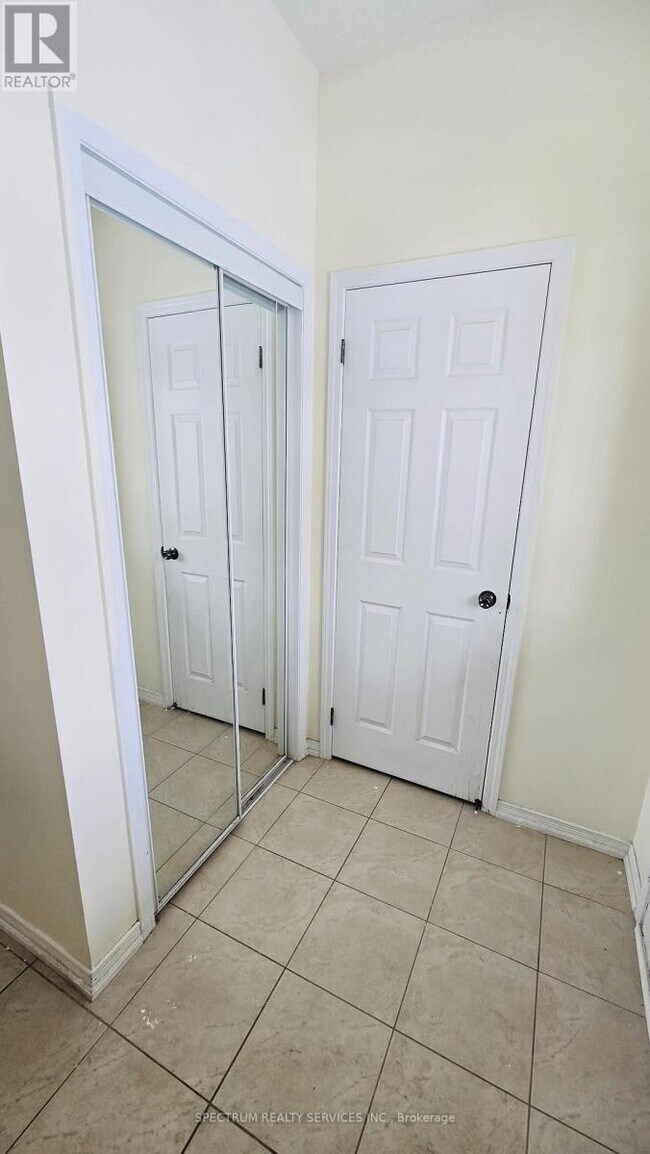 Photo du bâtiment - 96 Warner Ln