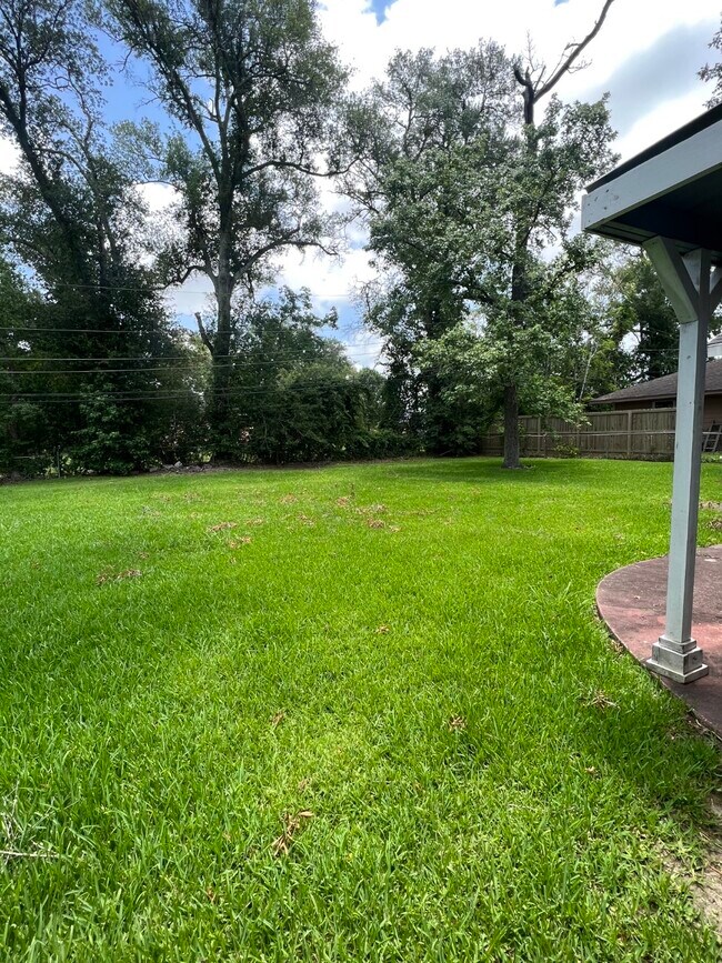 Foto del edificio - 375 Littlejohn Dr