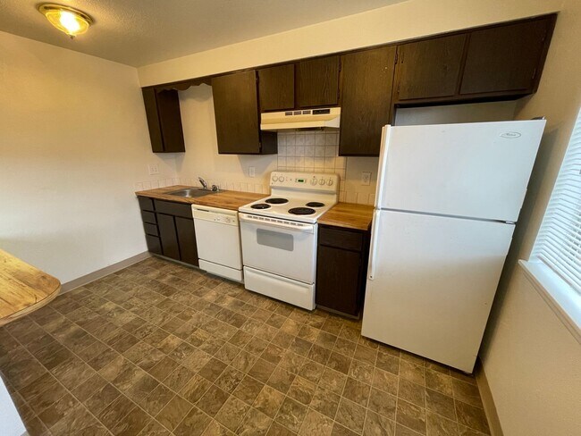 Building Photo - 5420 N Martin St