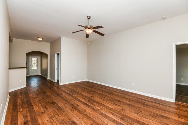 Building Photo - 6301 Chalk Hollow Dr