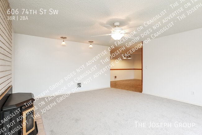 Foto del edificio - 606 74th St SW