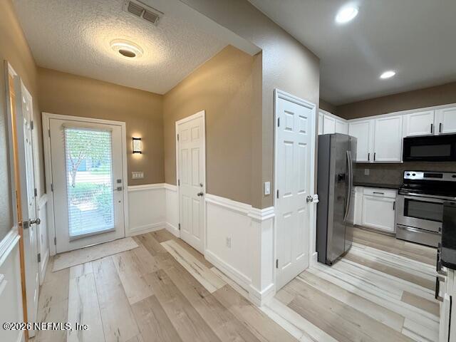 Foto del edificio - 7028 Beauhaven Ct