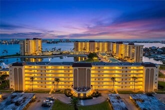 Building Photo - 4650 Cove Cir