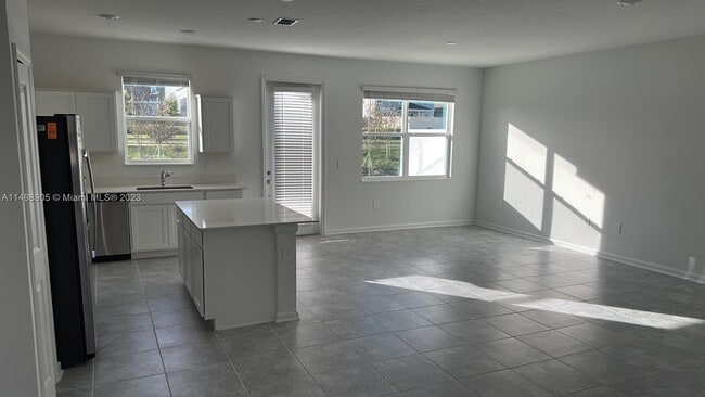 Building Photo - 382 Bogey Dr