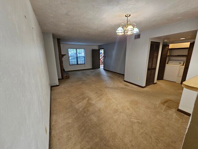 Foto del edificio - 324 Teal Ln