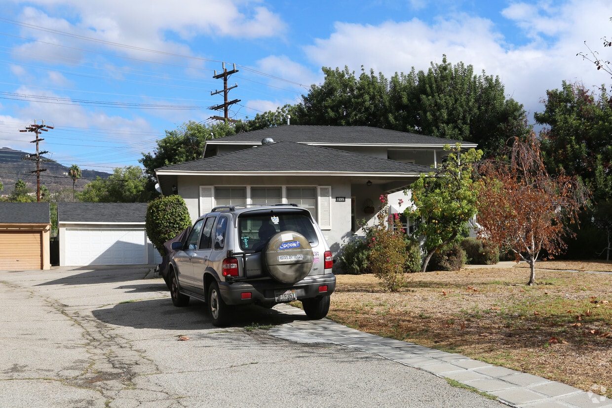 Building Photo - 1239 N Verdugo Rd