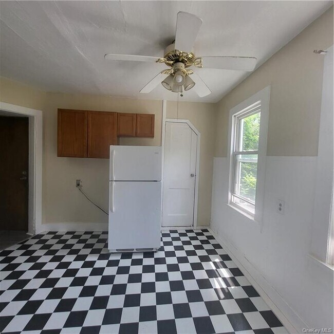 Foto del edificio - 123 Old Turnpike Rd