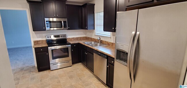 Foto del edificio - 135 Old Ivy Rd