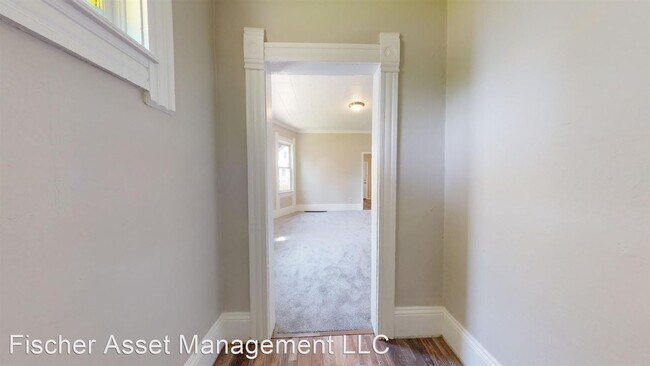 Building Photo - 2 br, 1 bath Apartment - 3490-3492 W. 49th...
