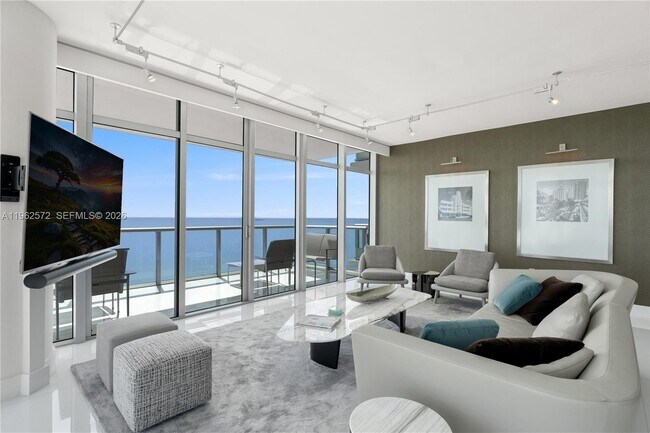 Foto del edificio - 3737 Collins Ave