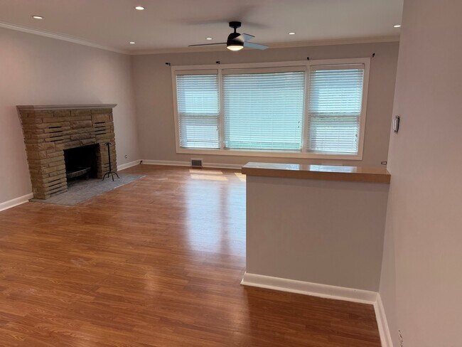 Foto del edificio - 1705 S Crescent Ave
