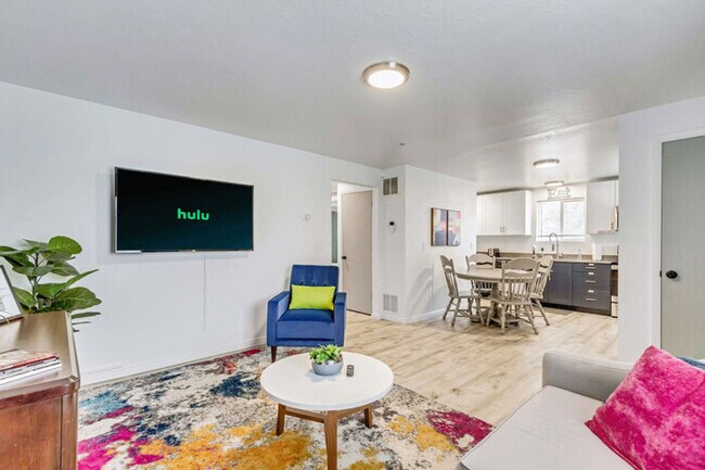 Foto del edificio - King bed - Fast Wi-Fi - Walker's Paradise