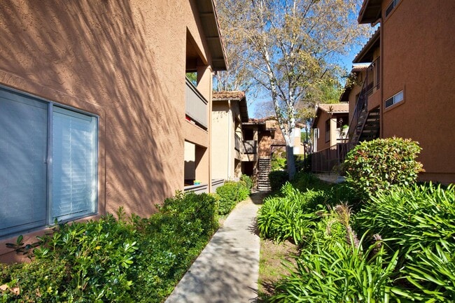 Building Photo - Elan Vista Alta