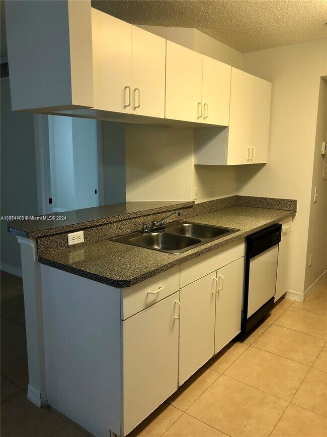 Foto del edificio - 450 S Park Rd