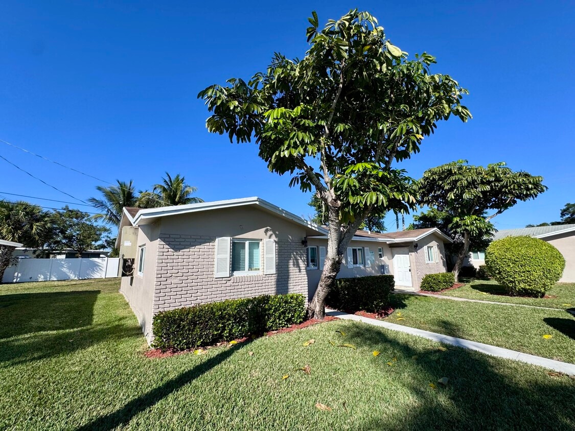 Foto principal - 3041 NE 7th Ave