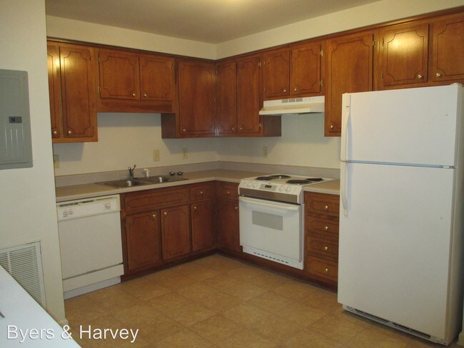 Building Photo - 1851 Waters Edge Dr