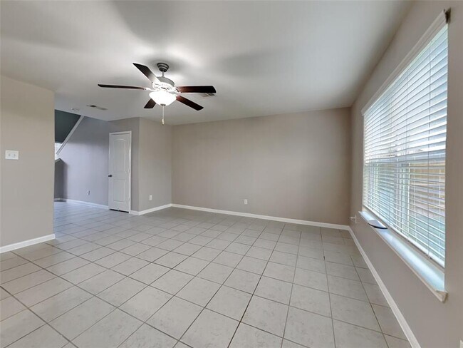 Building Photo - 404 Palomino Stand Dr