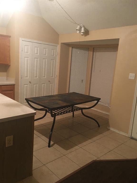 Building Photo - 1314 Meadow Creek Dr