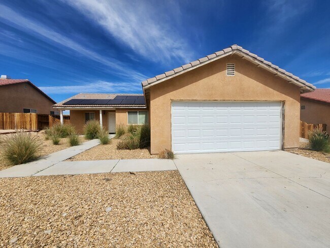 Foto del edificio - **Move In Special $200 Off 1st Month's Ren...