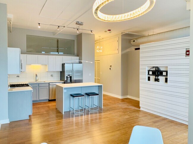 Foto del edificio - 740 W Fulton St