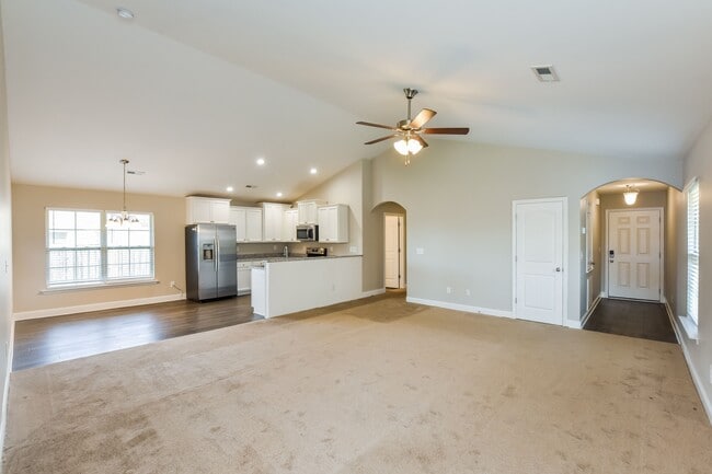 Foto del edificio - 136 Pitts Griffin Drive