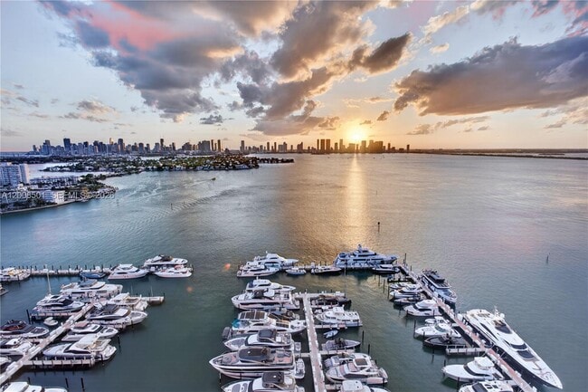 Foto del edificio - 1900 Sunset Harbour Dr