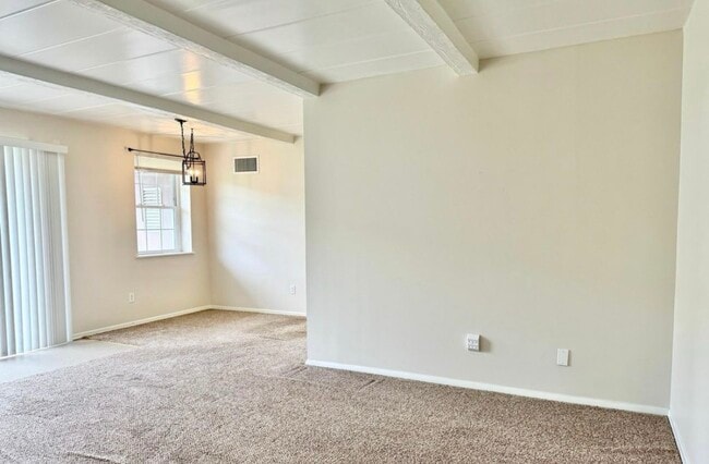 Building Photo - 12918 N Cresap St
