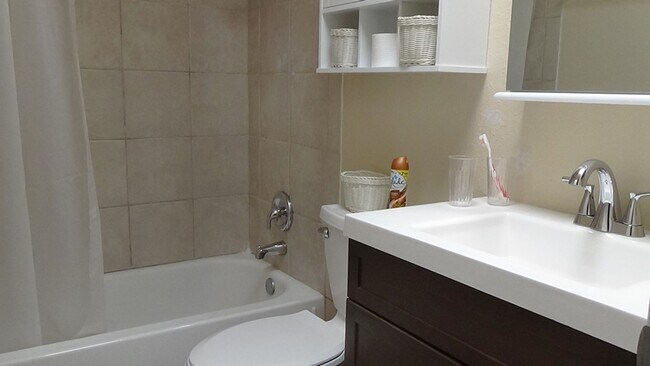 Foto del edificio - ALL Utilities Included!