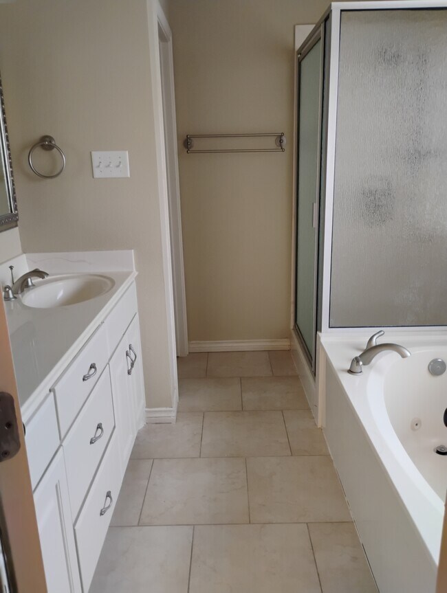 Foto del edificio - 4200 Middleham Ave