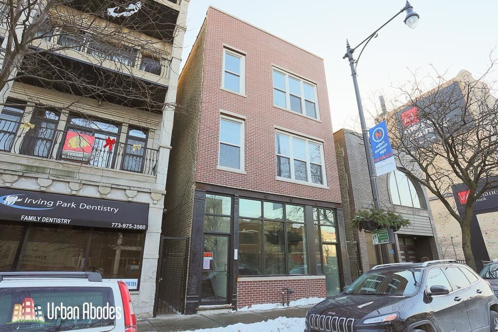 Foto principal - 1935 W Irving Park Rd