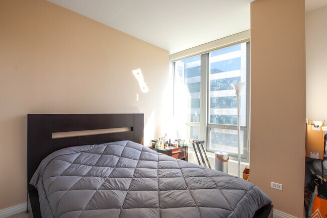 Foto del edificio - 565 W Quincy St