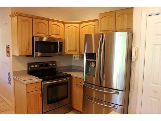 Building Photo - 12300 SW 84th Ave