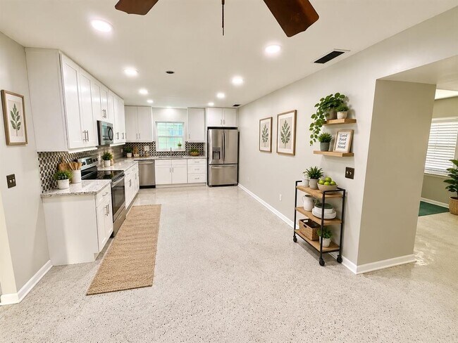 Building Photo - 6414 Murray Hill Dr