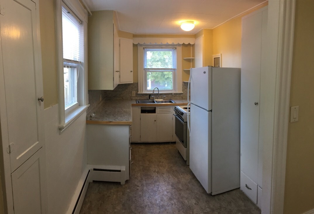Primary Photo - 20 N Spring St