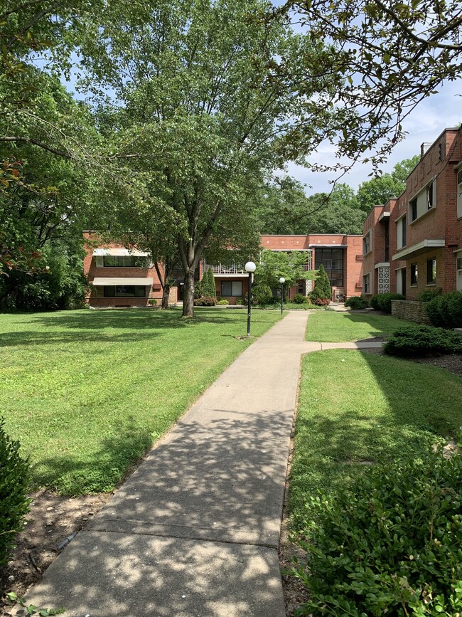 Building Photo - 1614 Beacon St