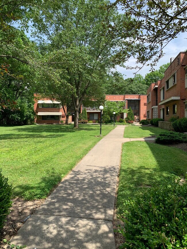 Foto del edificio - 1614 Beacon St