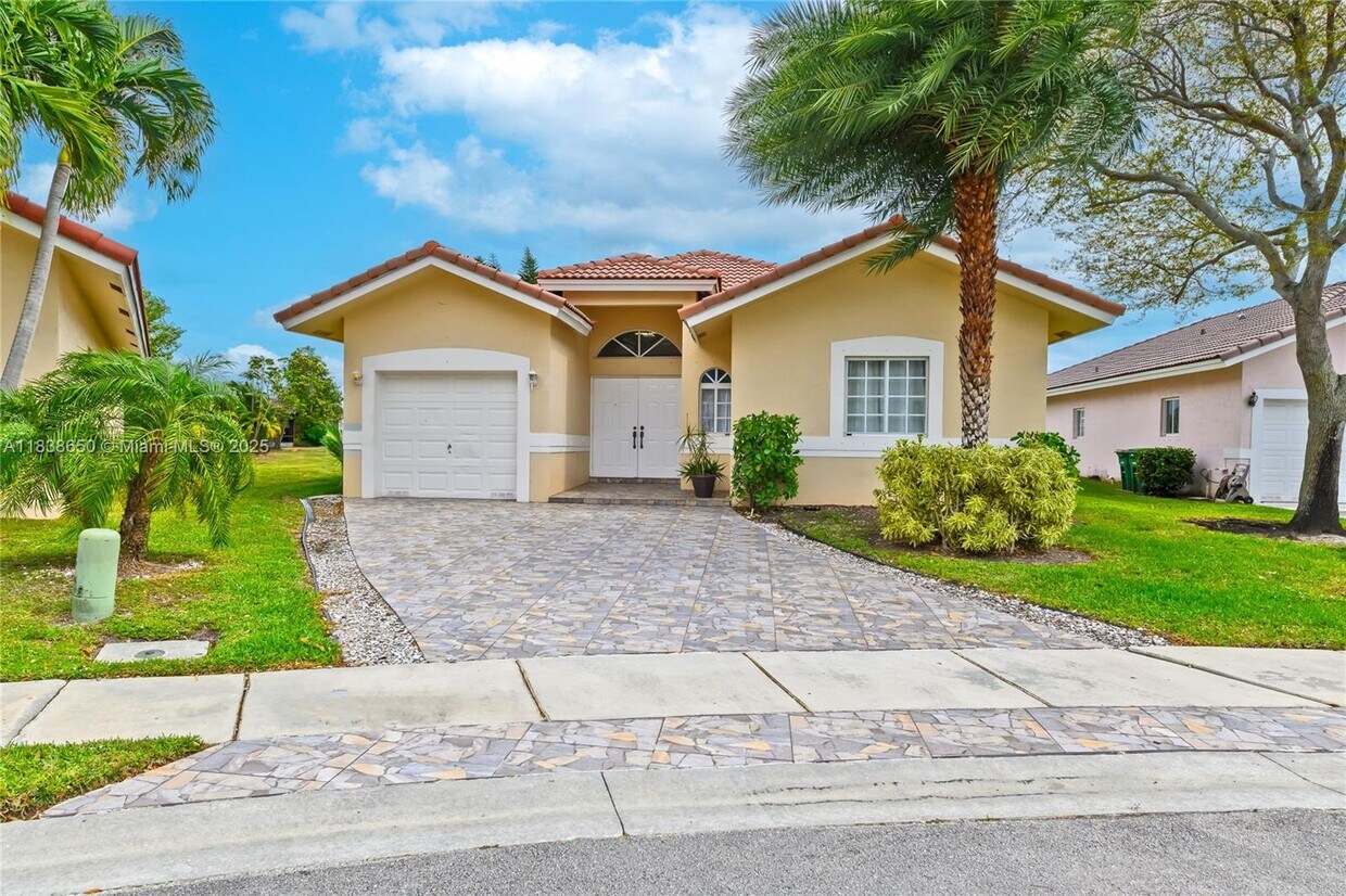 Primary Photo - 7602 NW 99th Terrace