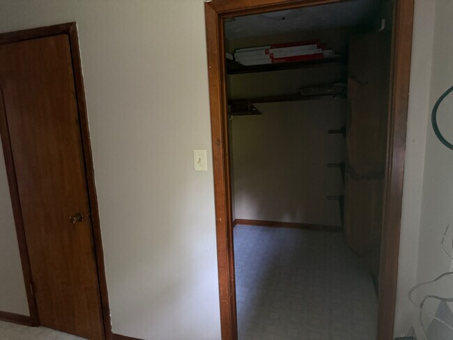 Building Photo - 617 NE Stallings Dr