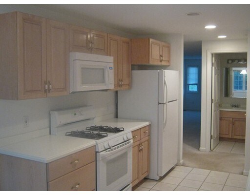 Building Photo - 223 Captain Eames Cir