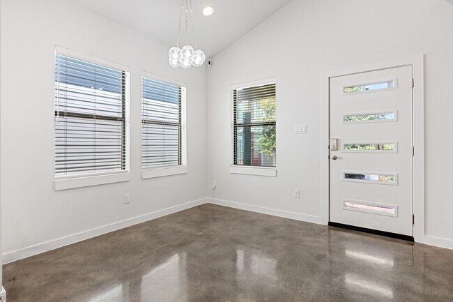 Building Photo - 1114 N Olive St