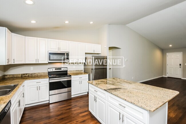 Building Photo - 2120 SW 155th LN
