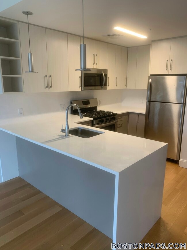 Building Photo - 150 Camden St