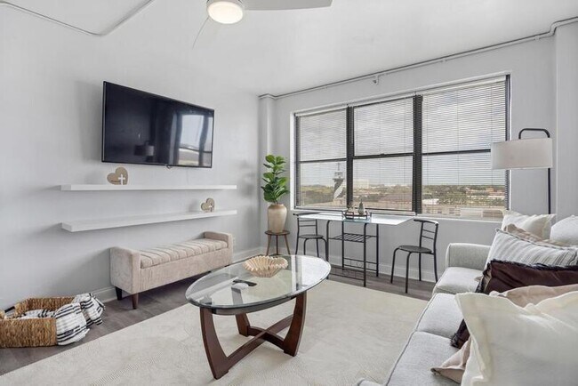 Foto del edificio - 311 W Ashley St