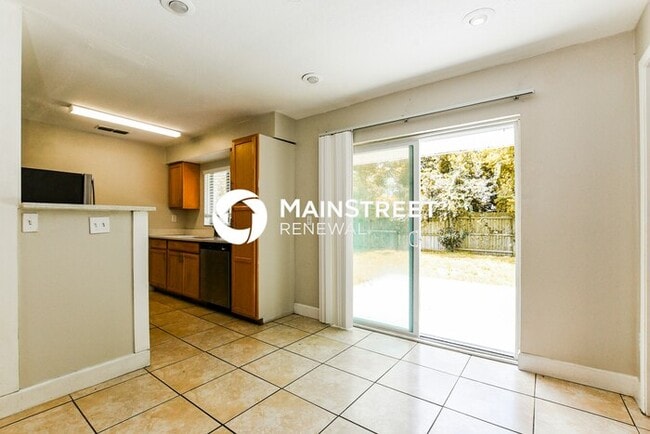 Building Photo - 3 Bedroom Pet-Friendly Home in ORLANDO, FL...