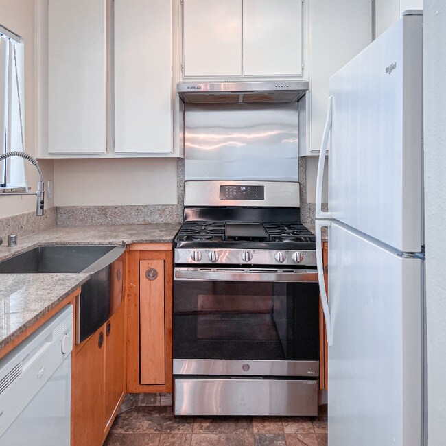 Foto del edificio - 657 W California Ave