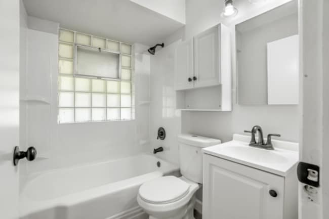 Foto del edificio - 331 Gage Dr