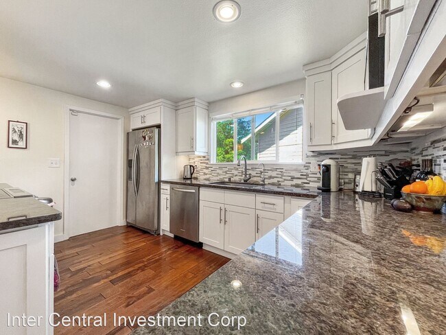 Building Photo - 3 br, 2 bath House - 14700 114th Ave NE