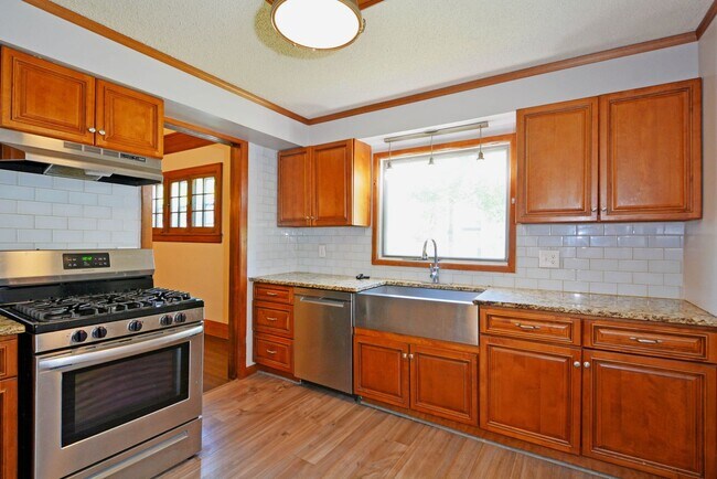 Foto del edificio - Beautiful Home For Rent in Minneapolis!