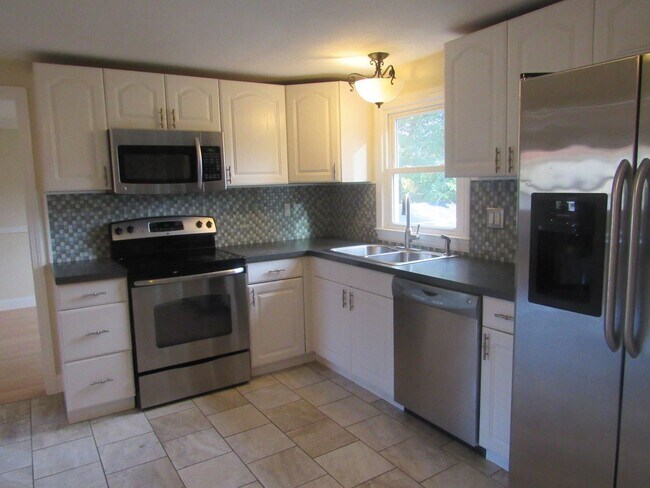 Building Photo - Salem single-family home for rent