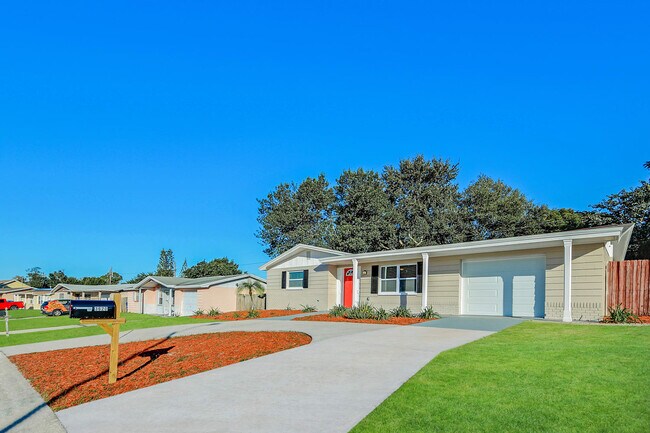 Building Photo - 1307 Pine Lake Rd